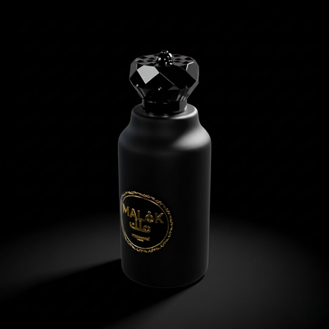 O perfume que transforma encontros em noites.